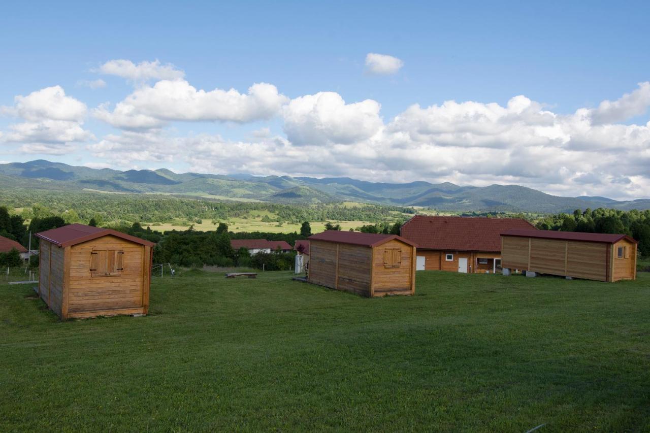 Camp The Sunrise Hill Hotell Pivka Eksteriør bilde