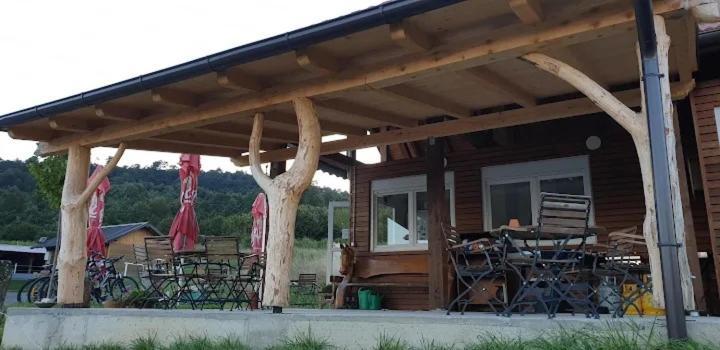 Camp The Sunrise Hill Hotell Pivka Eksteriør bilde